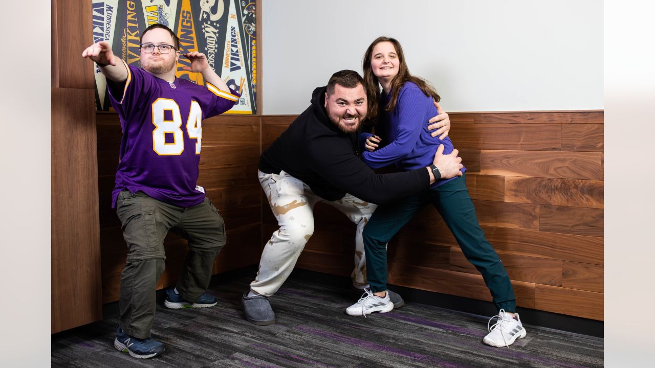 One Sunday Closer: Bills Closet, Harrison Phillips is here for all your  fashion needs. 