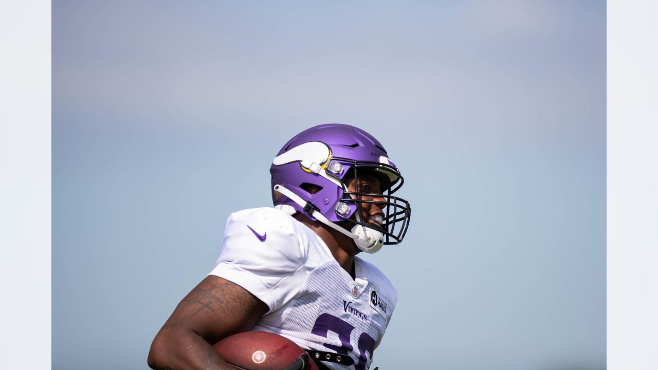 Minnesota Vikings safety Camryn Bynum warms up before their game against  the San Francisco 49ers during an NFL preseason football game, Saturday,  Aug. 20, 2022, in Minneapolis. (AP Photo/Craig Lassig Stock Photo 