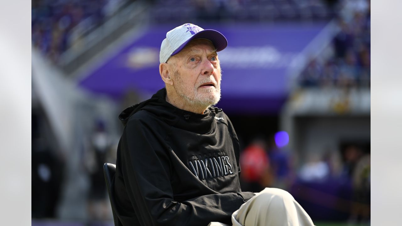 Bud Grant, Longtime Minnesota Vikings Coach, Dies at 95 - The New