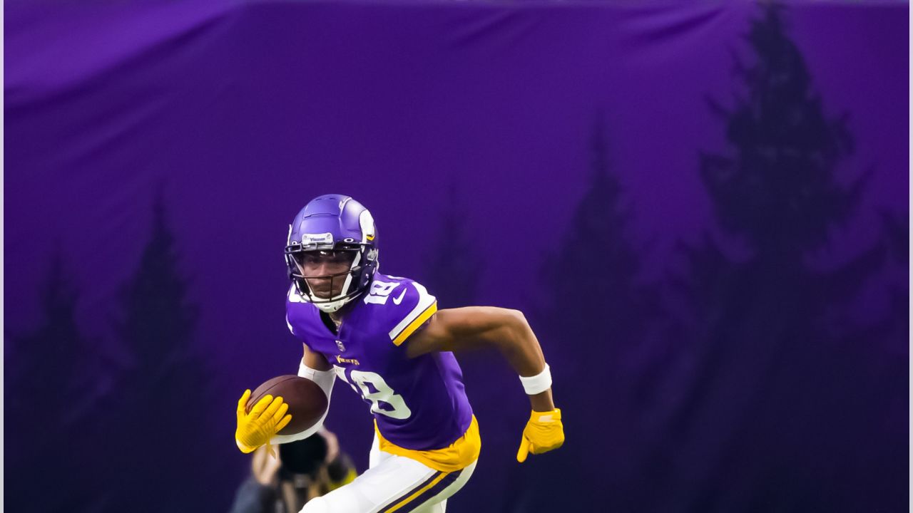 Minnesota Vikings wide receiver Justin Jefferson (18) plays during an NFL  football game against the Cincinnati Bengals Sunday, Sept. 12, 2021, in  Cincinnati. (AP Photo/Jeff Dean Stock Photo - Alamy