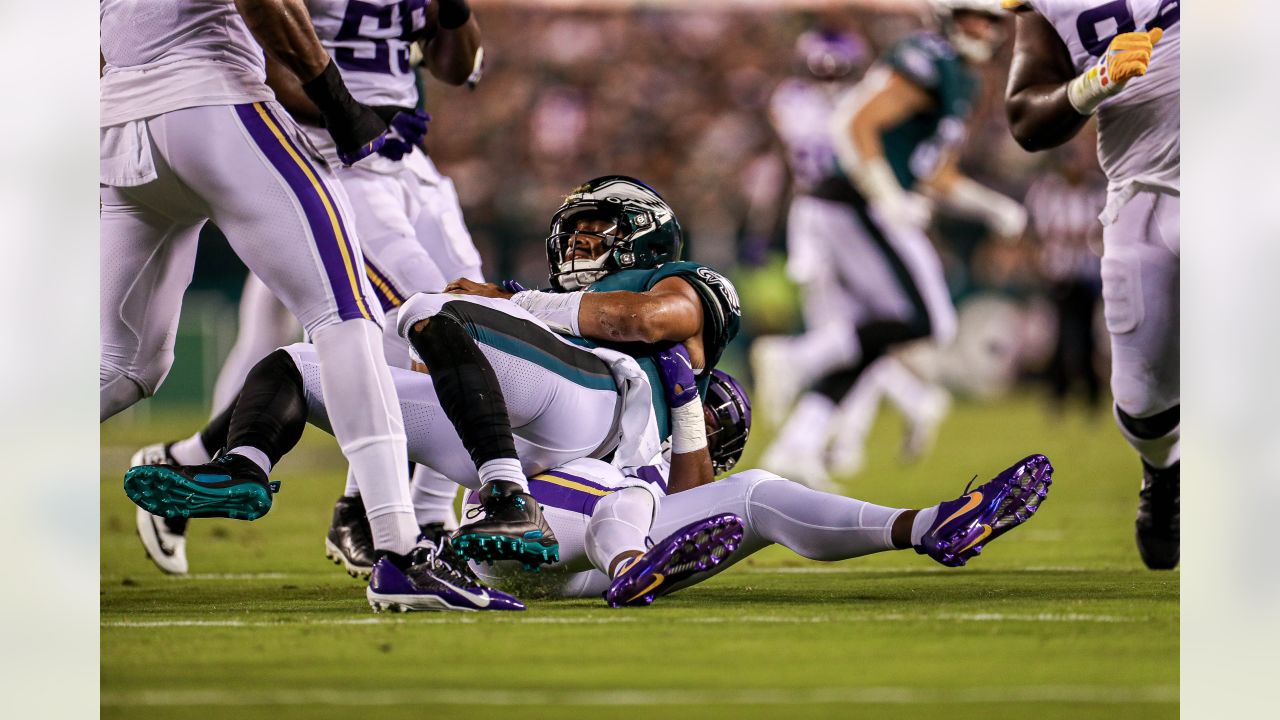 Eagles hammer Vikings with run game on Thursday Night Football