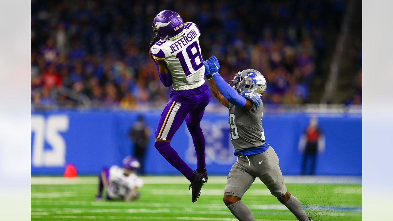 Lions stun Vikings 29-27 on final play for first win of season