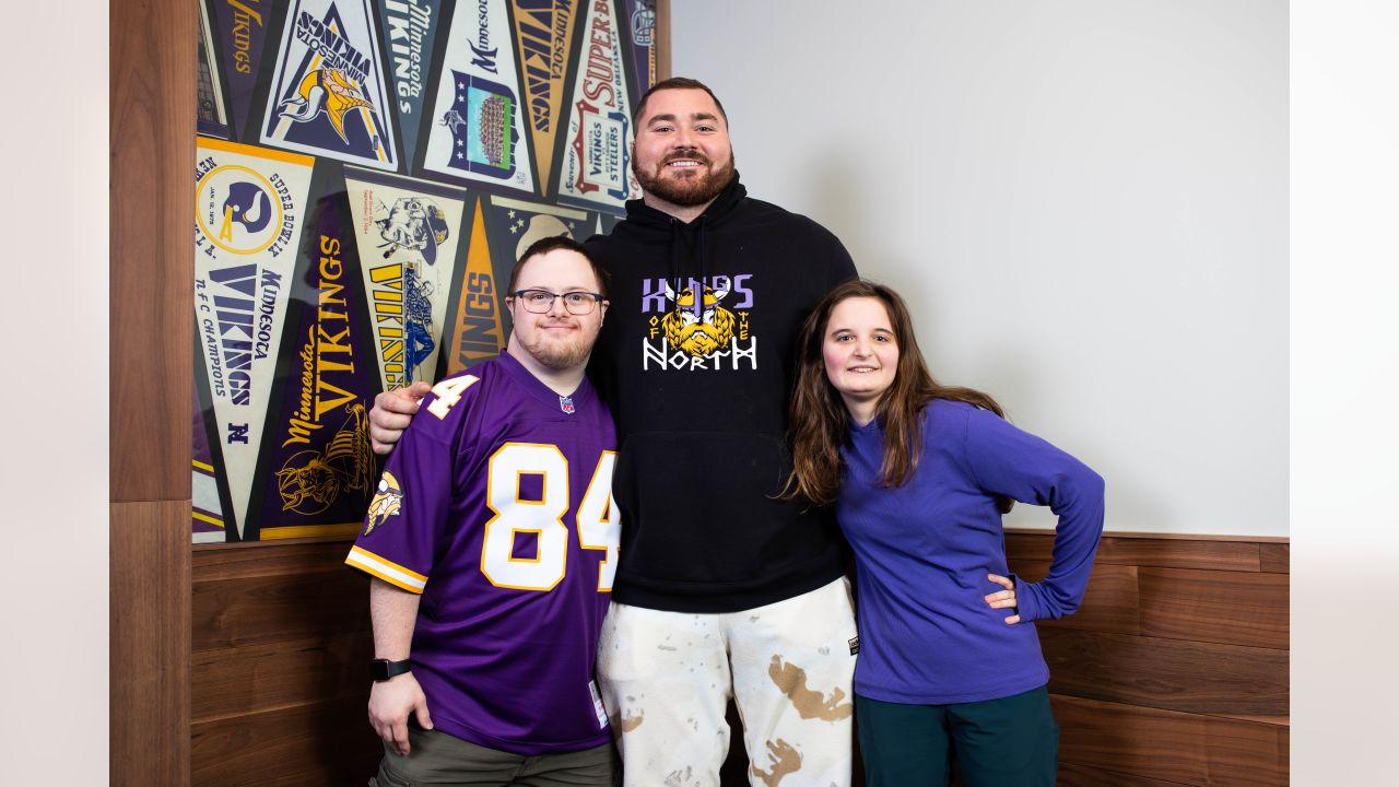 Vikings' Harrison Phillips keeping busy off field with charity