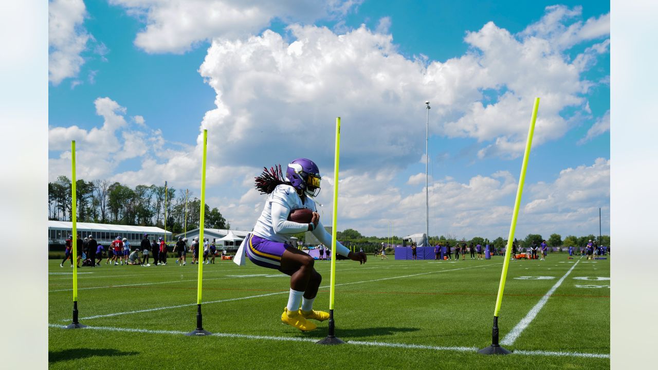 Minnesota Vikings cornerback Andrew Booth Jr. warms up before their game  against the San Francisco 49ers during an NFL preseason football game,  Saturday, Aug. 20, 2022, in Minneapolis. (AP Photo/Craig Lassig Stock