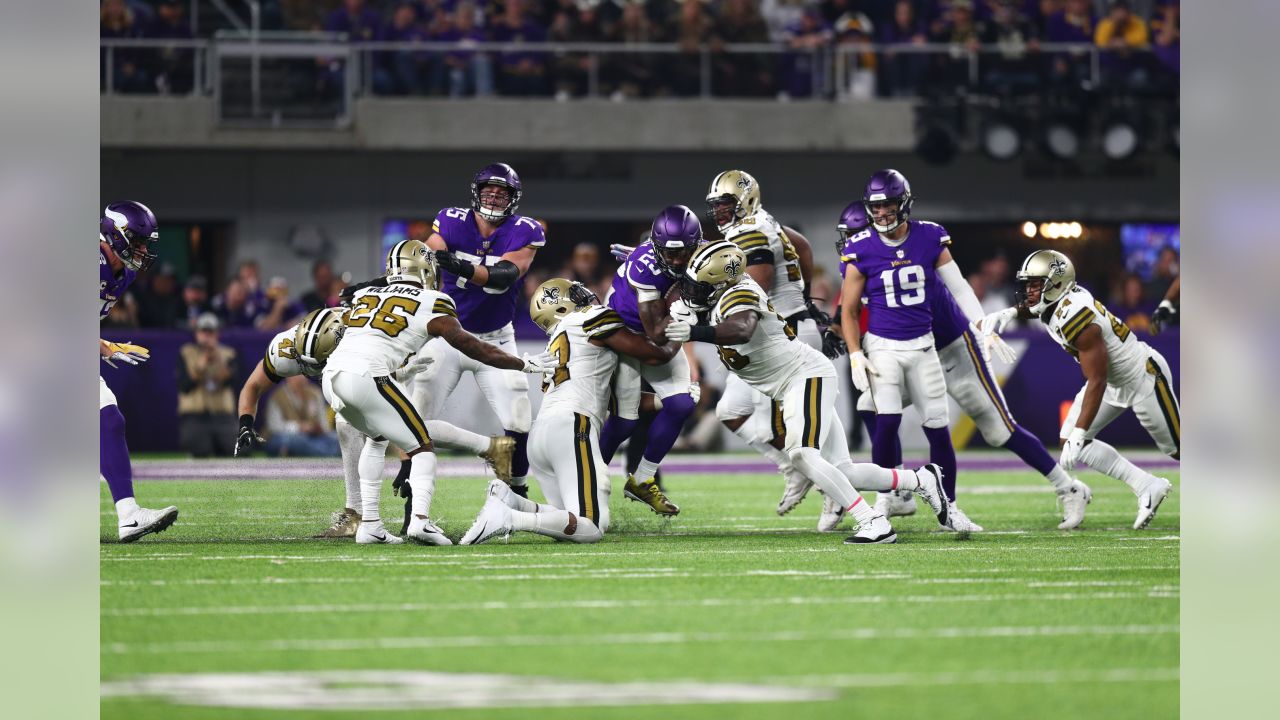 Fumbles, penalties doom Saints in 28-25 loss to Vikings