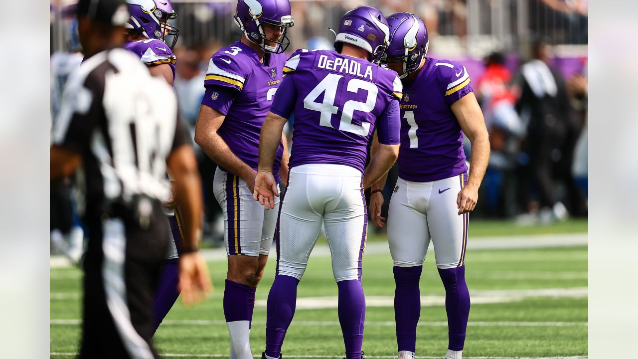 Vikings LB Kendricks tweaks injured calf during warmups, ruled out