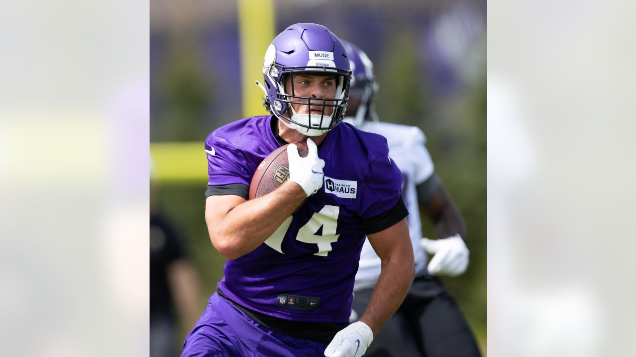 First Look at Rookie Lewis Cine in a Vikings Uniform 