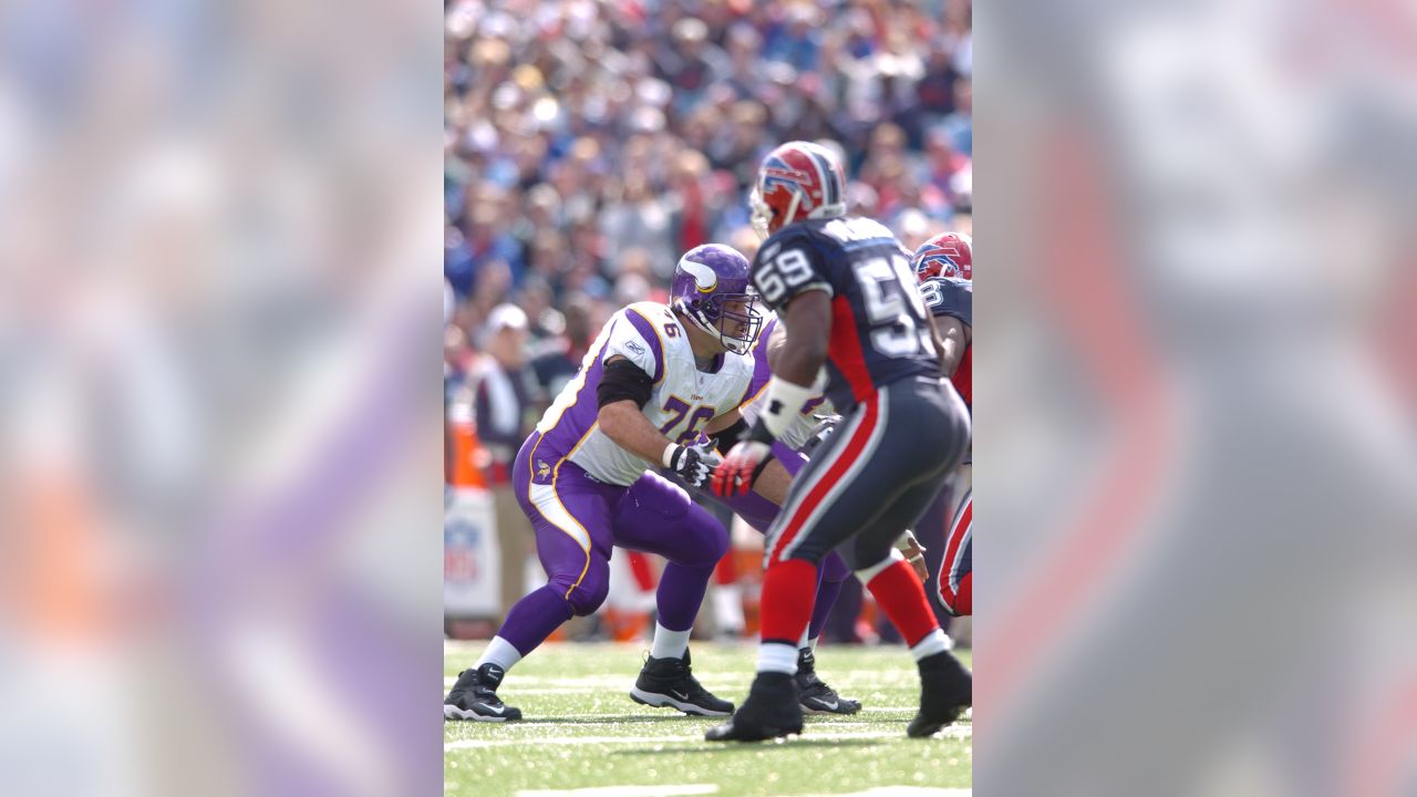 Former Vikings offensive guard Hutchinson named finalist for Hall of Fame  North News - Bally Sports