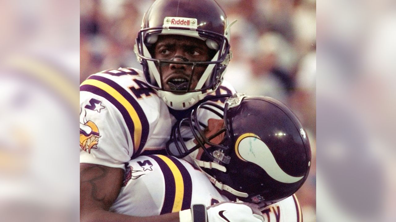 Randy Moss, Ahmad Rashad will be added to Vikings Ring of Honor