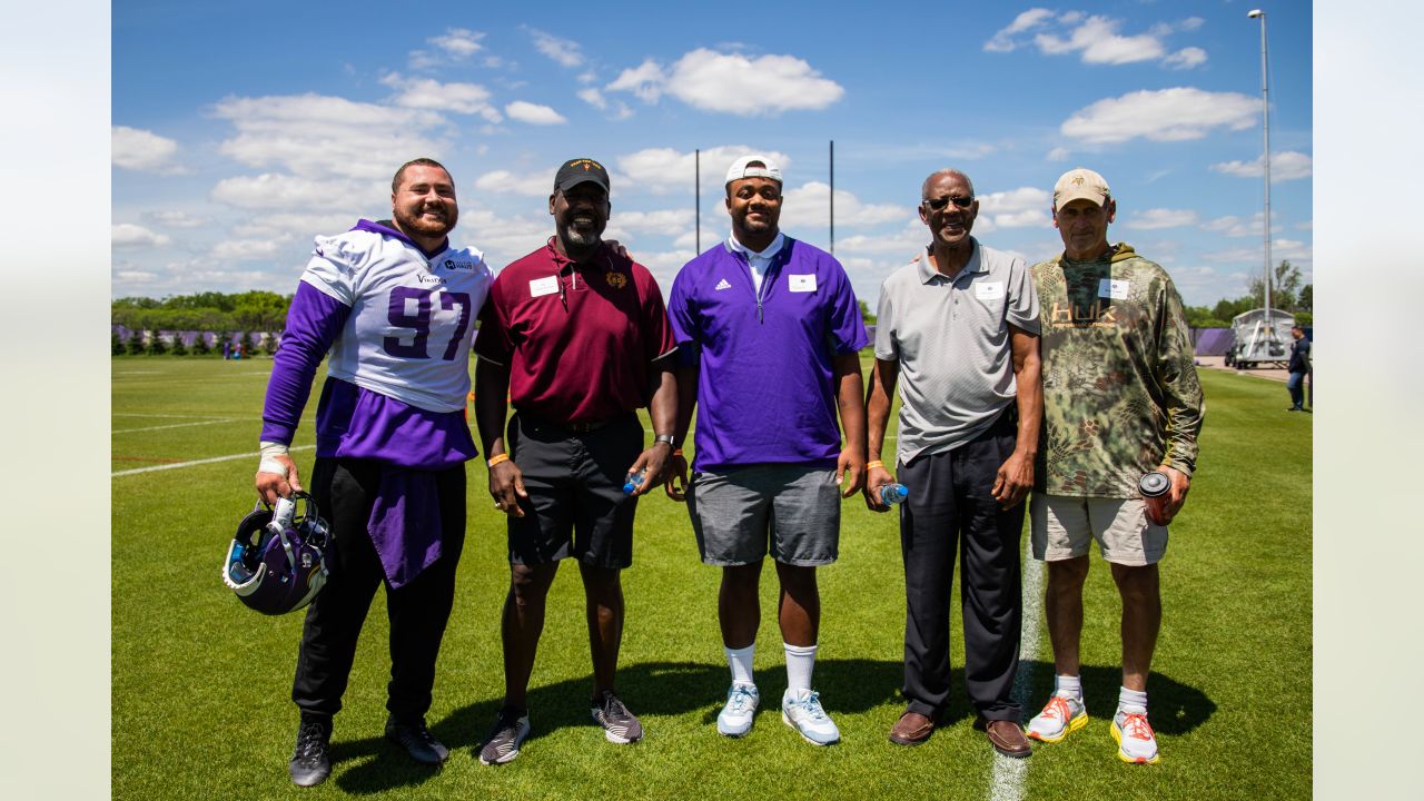 Vikings Legends Reconnect During Visit to OTA Practice