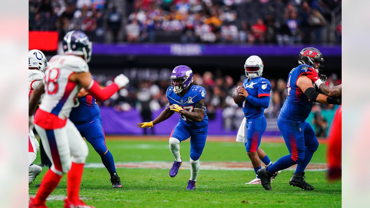 NFL on X: The @Vikings 2022 Pro Bowlers! #SKOL Full 2022 #ProBowl