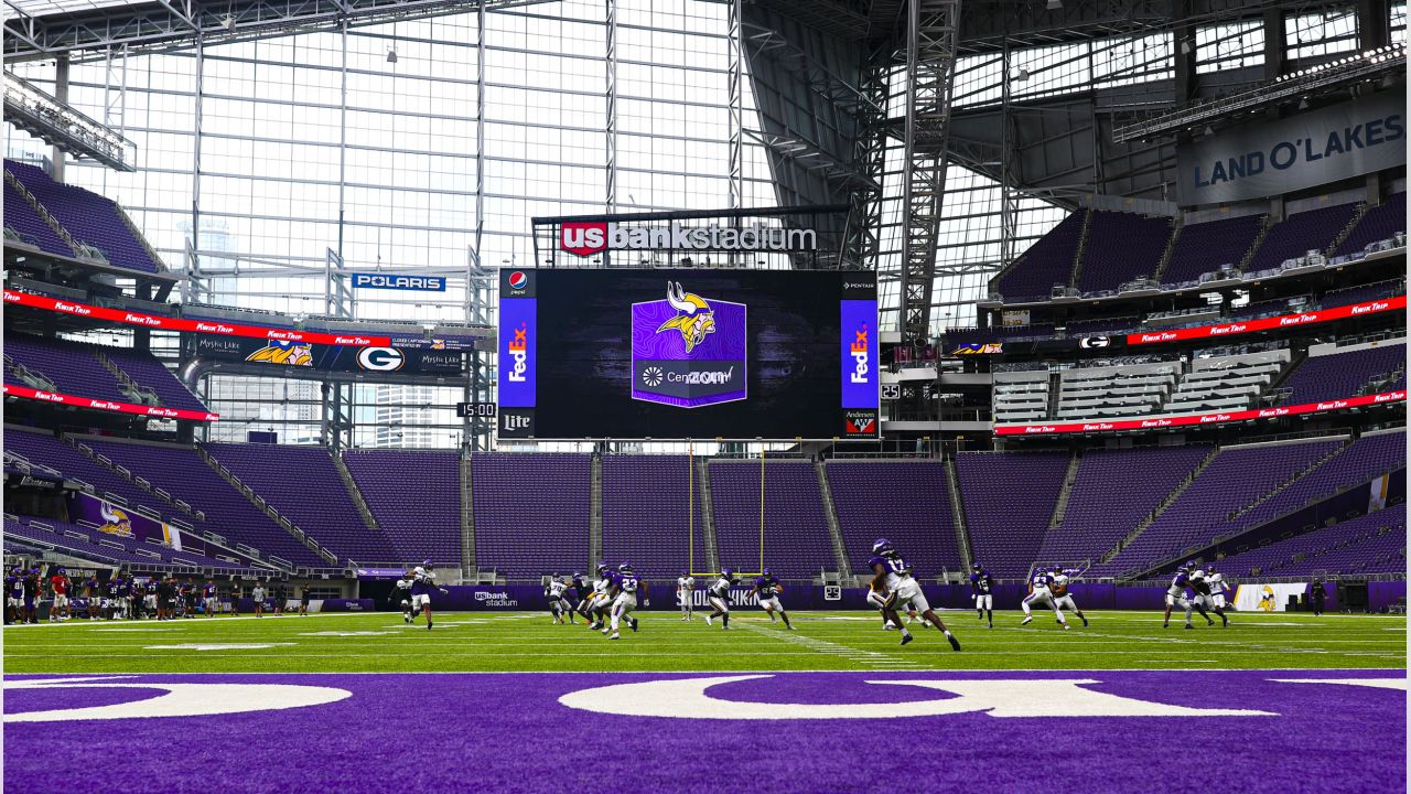 Vikings practice at U.S. Bank Stadium