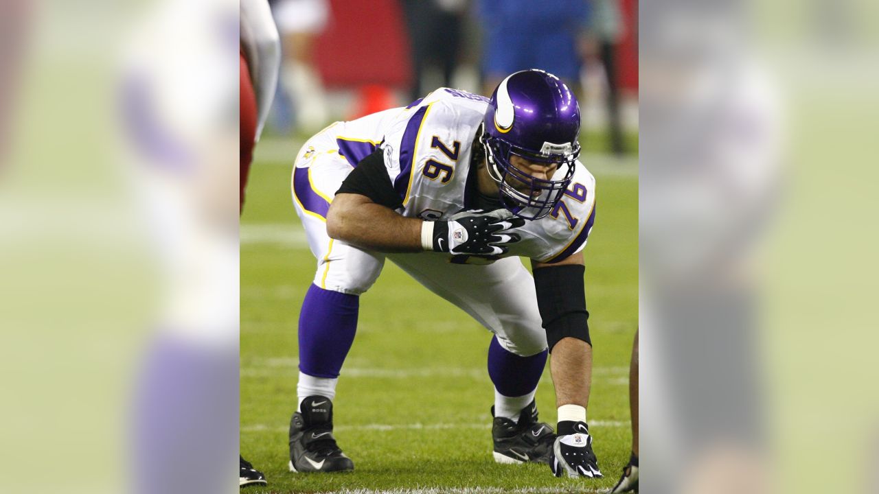 Former Vikings great Steve Hutchinson raised standard for NFL