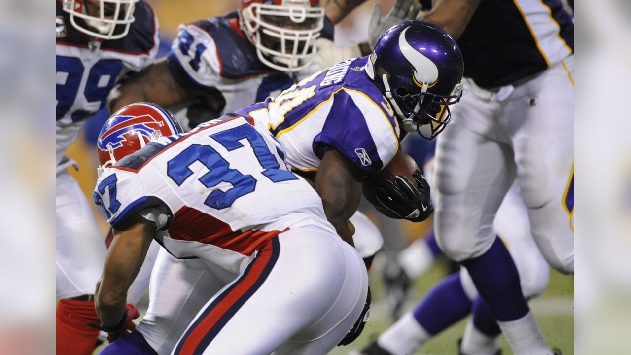 Bills-Vikings Pre-Game (Diggs and Thielen in the tunnel) These two came  up together and made a lot of memories, just wanted to share. :  r/buffalobills