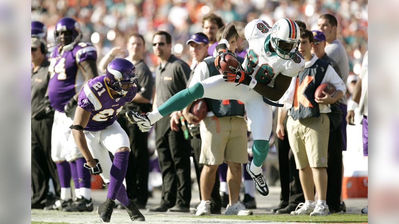 How to Watch, Stream & Listen: Minnesota Vikings vs Miami Dolphins