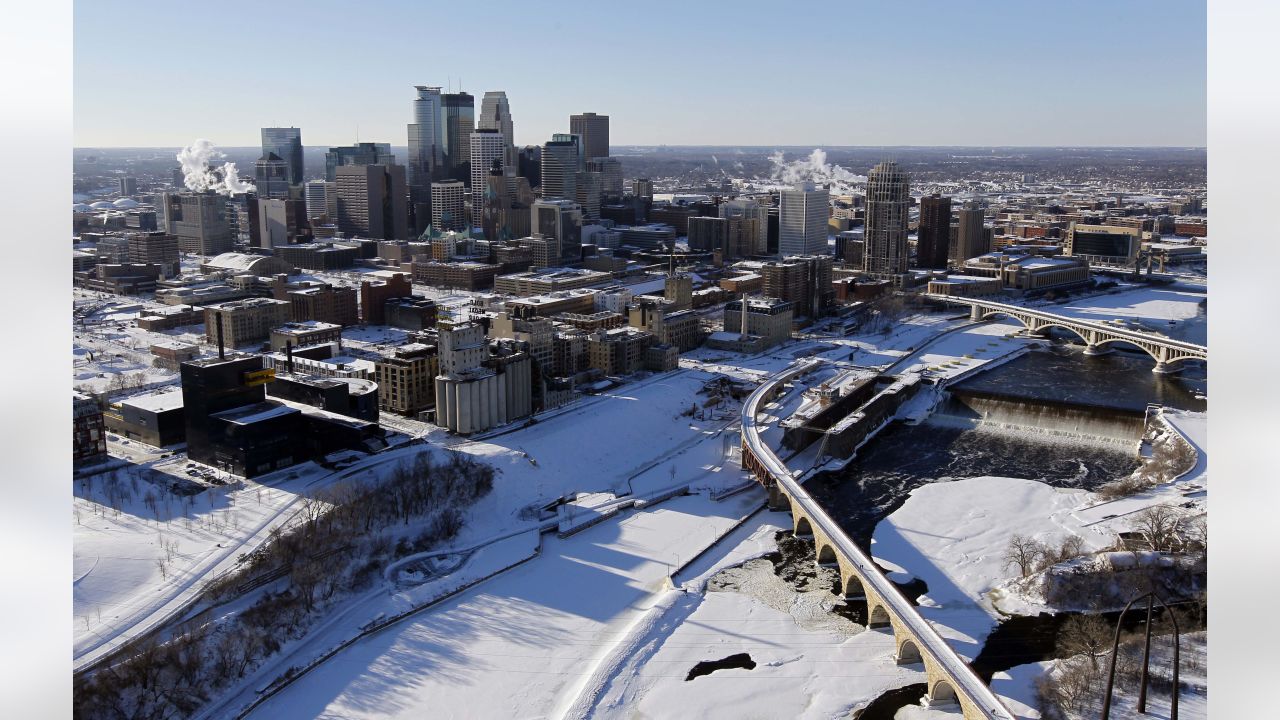 The Metrodome Roof Collapse: The Inside Story of One of the Most Bizarre  Events in NFL History 