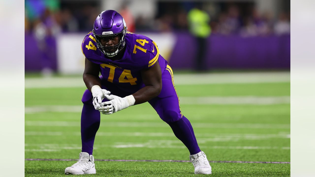 Minnesota Vikings fullback Jake Bargas (36) plays during an NFL preseason  football game against the Las Vegas Raiders on Aug. 14, 2022, in Las Vegas.  (AP Photo/Denis Poroy Stock Photo - Alamy