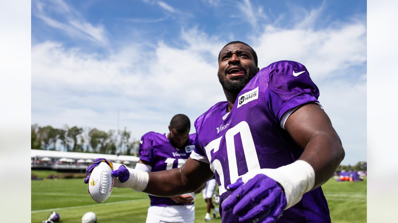 Tennessee Titans tight end Chigoziem Okonkwo (85) in action during the  first half of an NFL preseason football game against the Minnesota Vikings,  Saturday, Aug. 19, 2023 in Minneapolis. Tennessee won 24-16. (