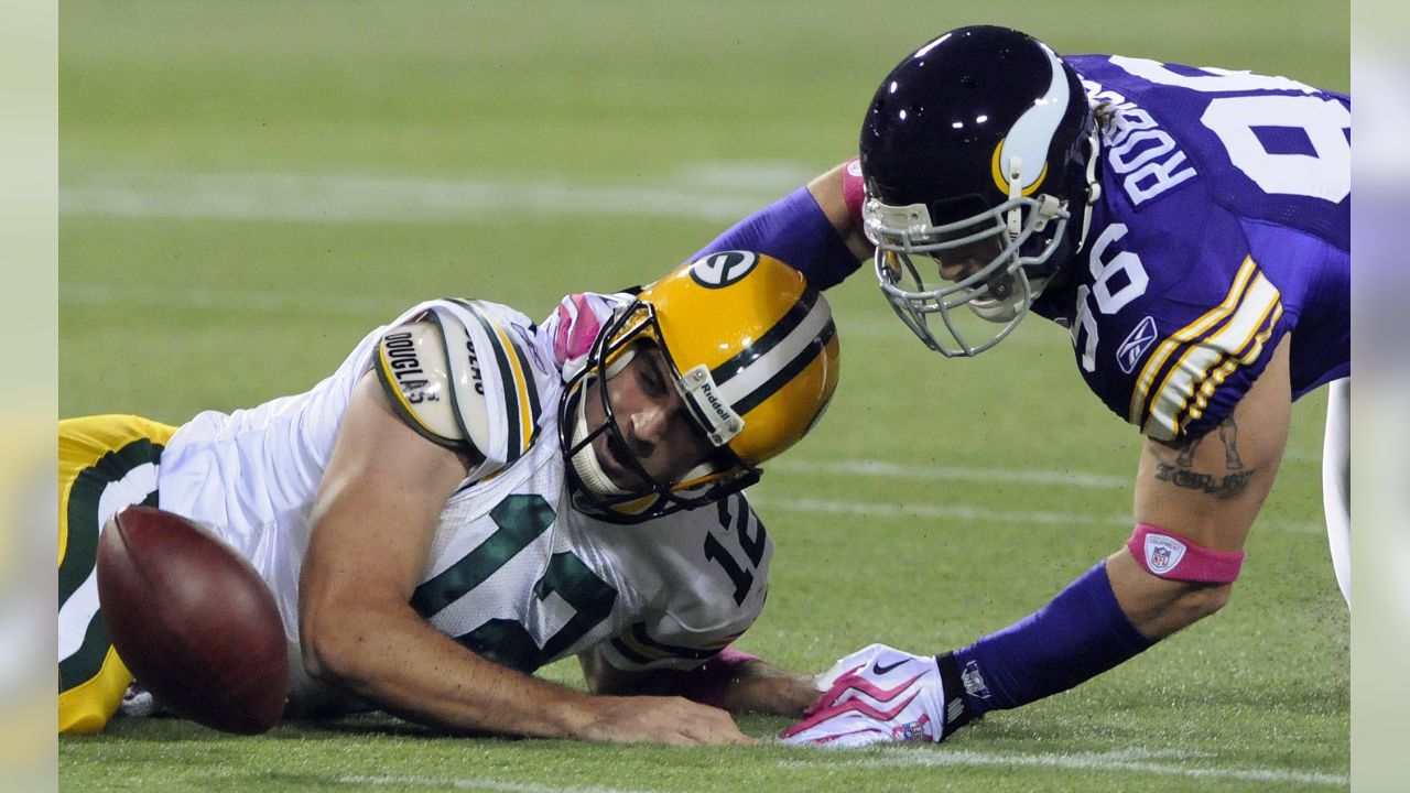 Vikings' Brian Robison Chops Hair For Charity - CBS Minnesota