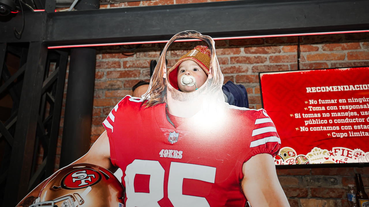 Team Hosts the Faithful at La Casa de los 49ers in Mexico City