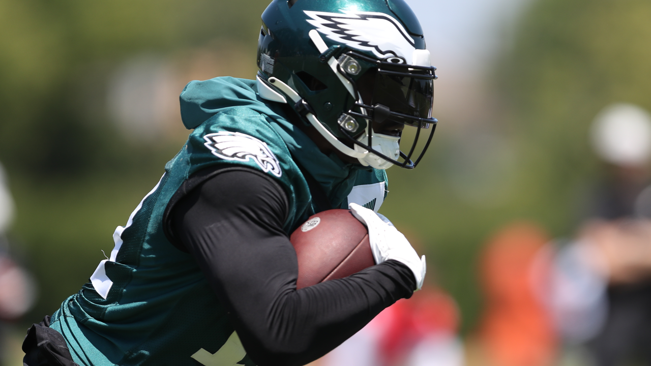 Kenneth Gainwell's new groove, other observations from Eagles OTA session  with media