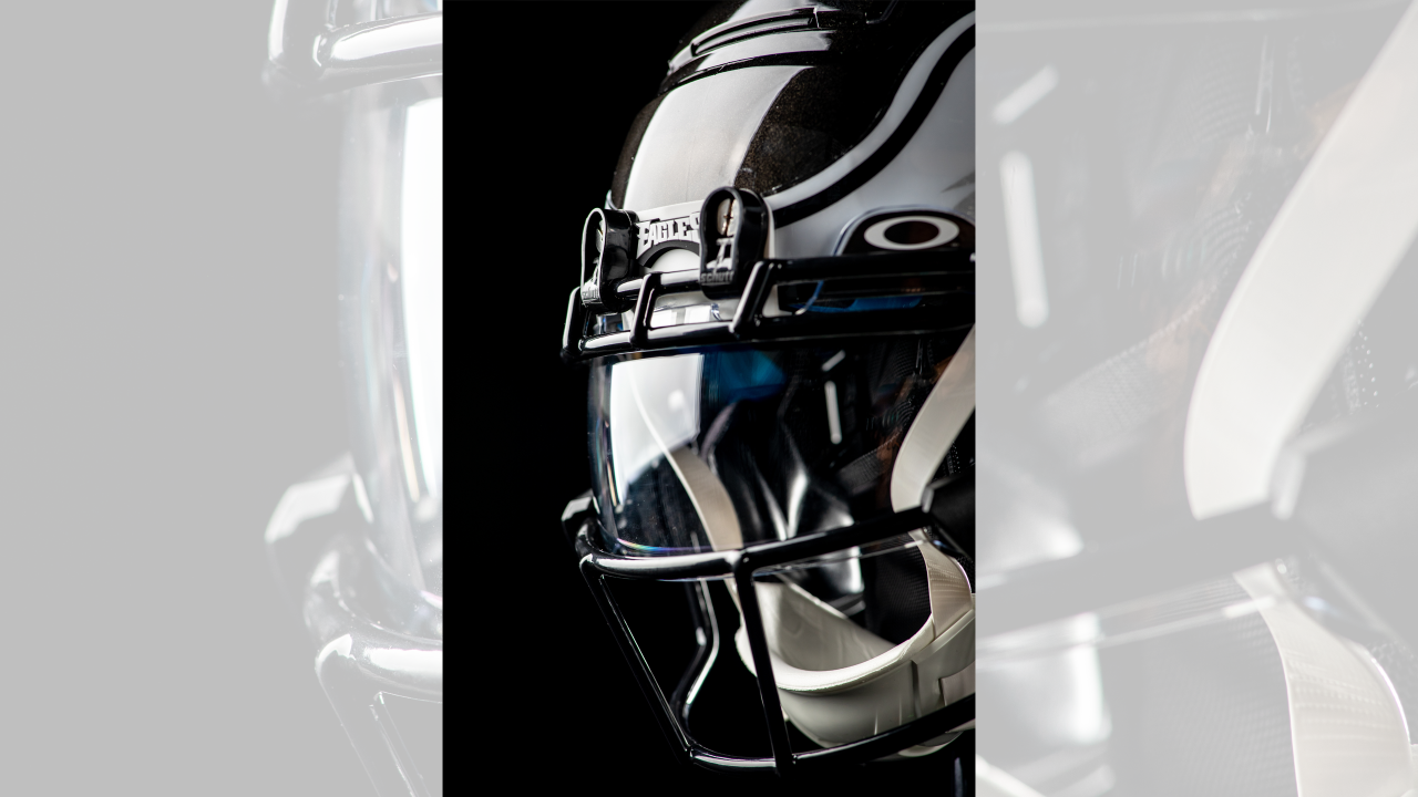 Eagles to debut black helmets with all-black uniforms against