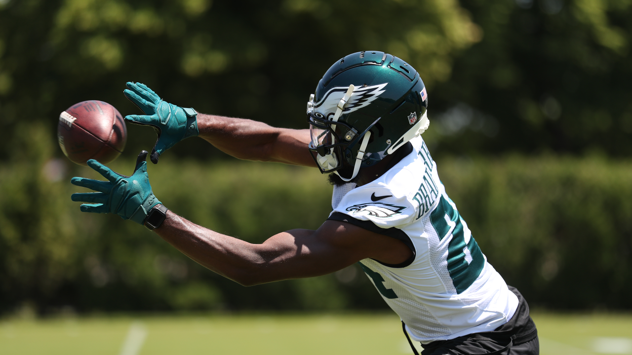 Eagles WR DeVonta Smith Has An Unhinged Game Day Routine