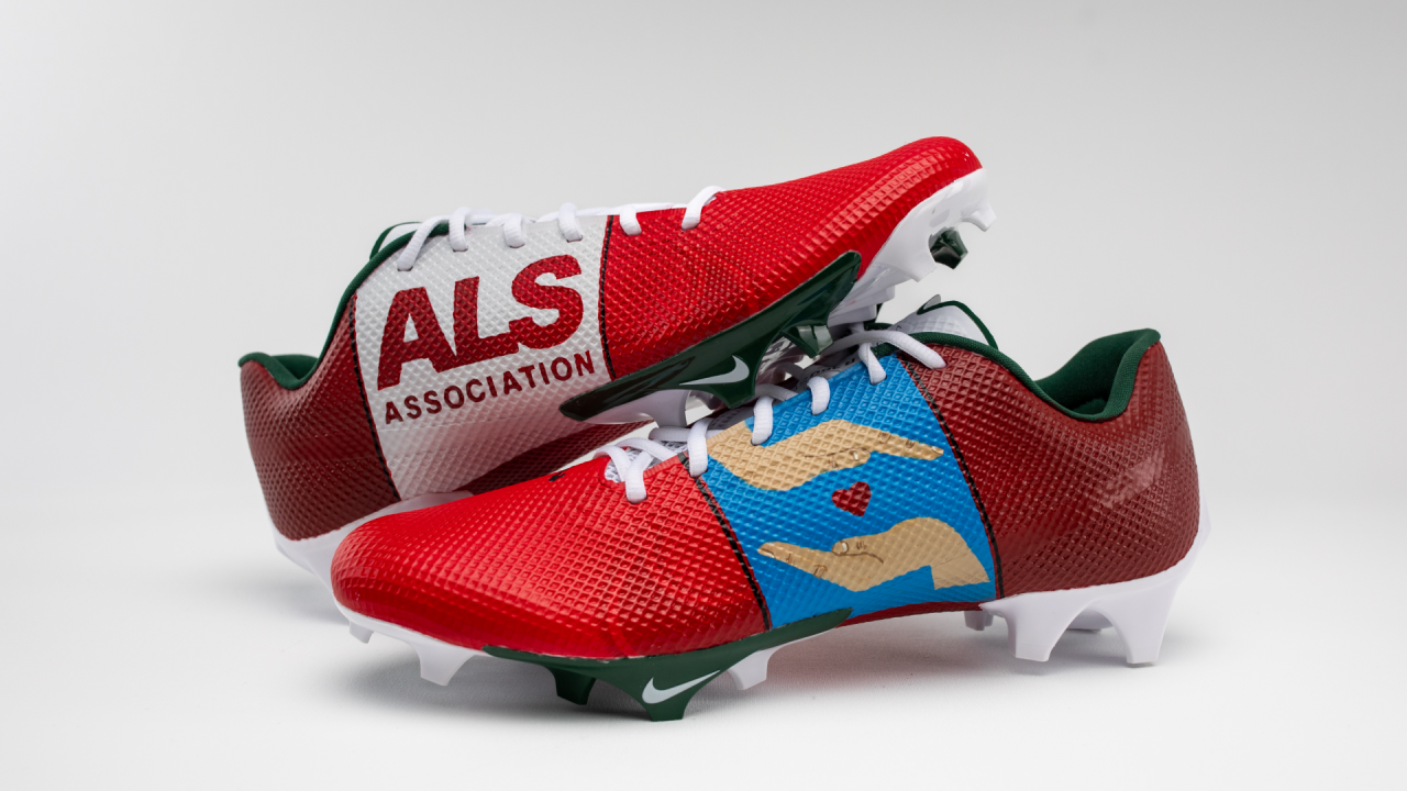 Philadelphia Eagles on X: At this Sunday's #MyCauseMyCleats game, all  Eagles coaches and staff will represent the Eagles Autism Foundation with  these custom sneakers.  / X