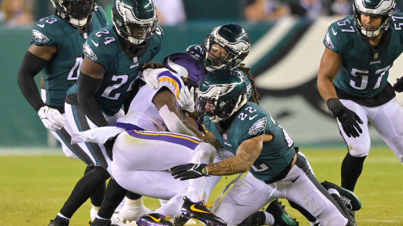 Minnesota Vikings linebacker Za'Darius Smith (55) in action against the Philadelphia  Eagles during an NFL football game, Monday, Sep. 19, 2022, in Philadelphia.  The Eagles defeated the Vikings 24-7. (AP Photo/Rich Schultz