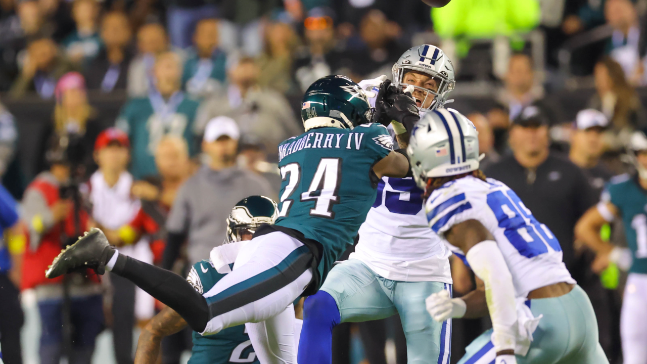 Eagles improve to 6-0, Hurts key in 26-17 win over Cowboys