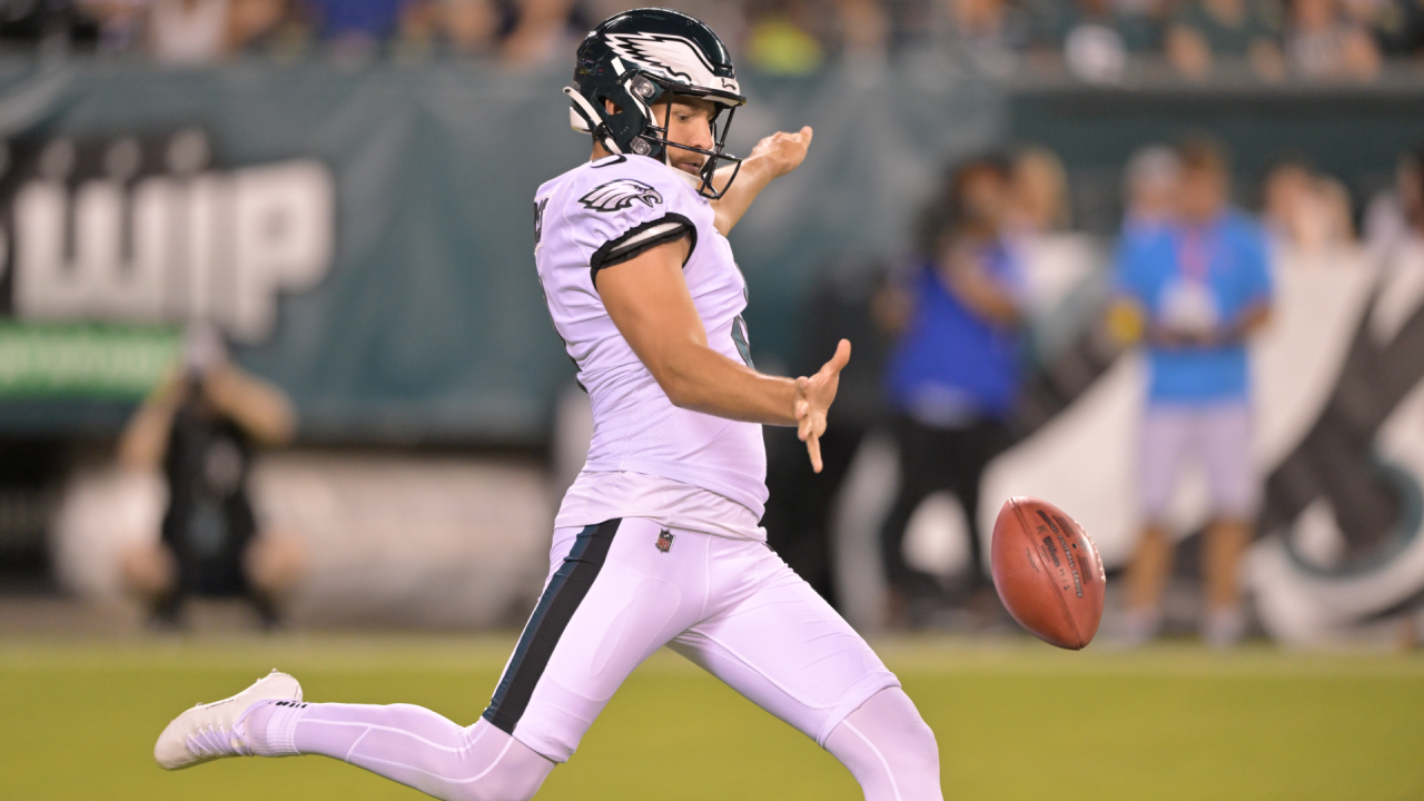 Social media reacts to Ian Book's 2023 preseason debut with Eagles