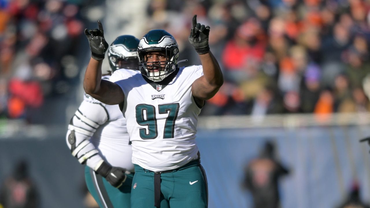 Eagles DT Javon Hargrave takes a shot at Steelers