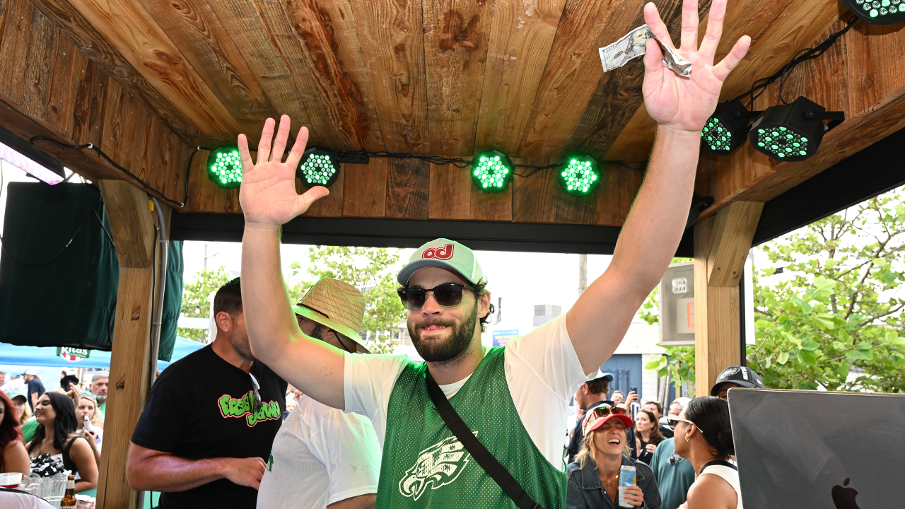 Jason Kelce celebrity bartending at shore for Eagles Autism Challenge