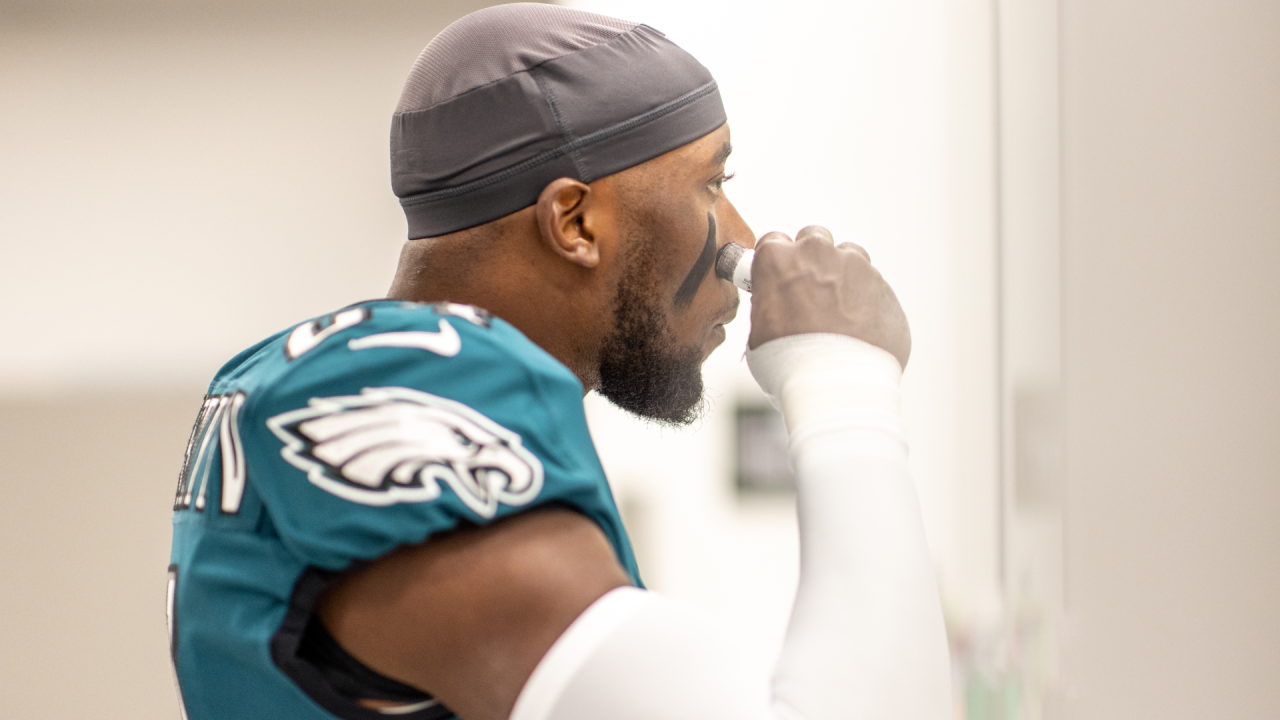 Philadelphia Eagles running back Trey Sermon (34) against the Jacksonville  Jaguars during an NFL football game, Sunday, Oct. 2, 2022, in Philadelphia.  The Eagles defeated the Jaguars 29-21. (AP Photo/Rich Schultz Stock Photo -  Alamy