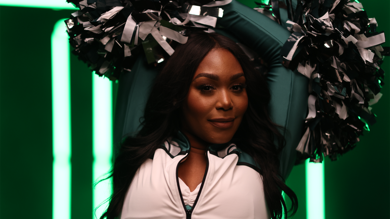 EAGLES CHEERLEADERS CALENDAR & New Pro Shop Opens in Cherry Hill - Philly  Chit Chat