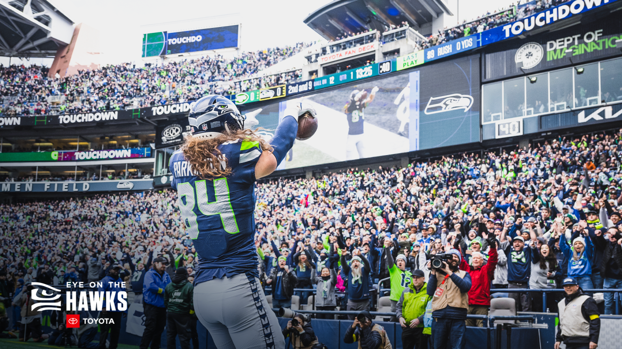 Seahawks fans fired up as Super Bowl champs open season in Seattle