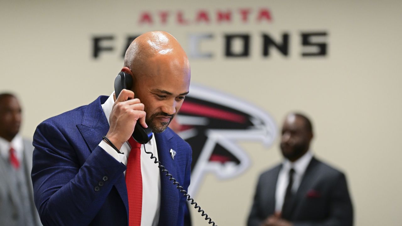 X 上的Atlanta Falcons：「The calm before the storm. A look inside the Falcons'  War Room. #atldraft  / X