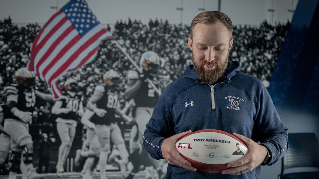 Linebacker Troy Andersen runs an official 4.42-second 40-yard dash at the  2022 combine