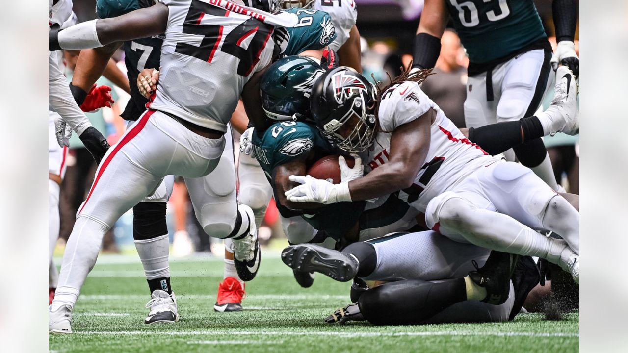 ATLANTA, GA - SEPTEMBER 12: Hayden Hurst #81 of the Atlanta Falcons rushes  during the 2021 Week 1 NFL game between the Atlanta Falcons and the  Philadelphia Eagles on September 12, 2021