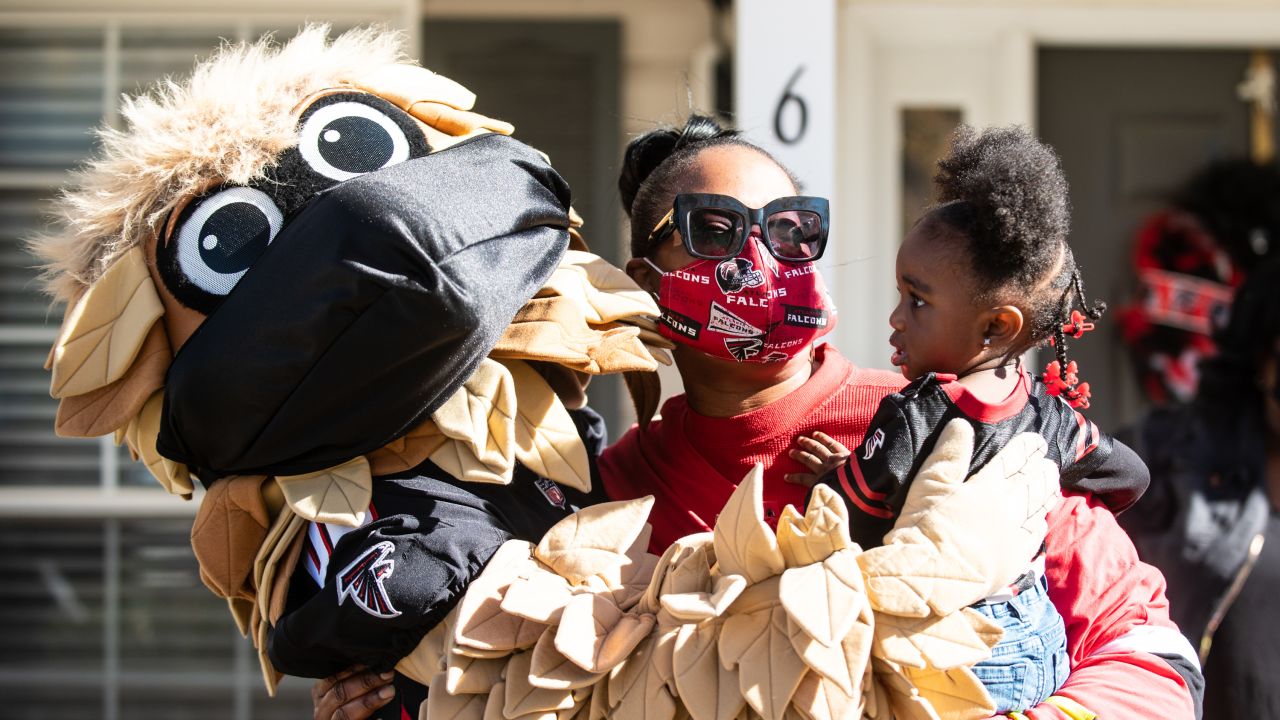 Freddie the Falcon surprises fans