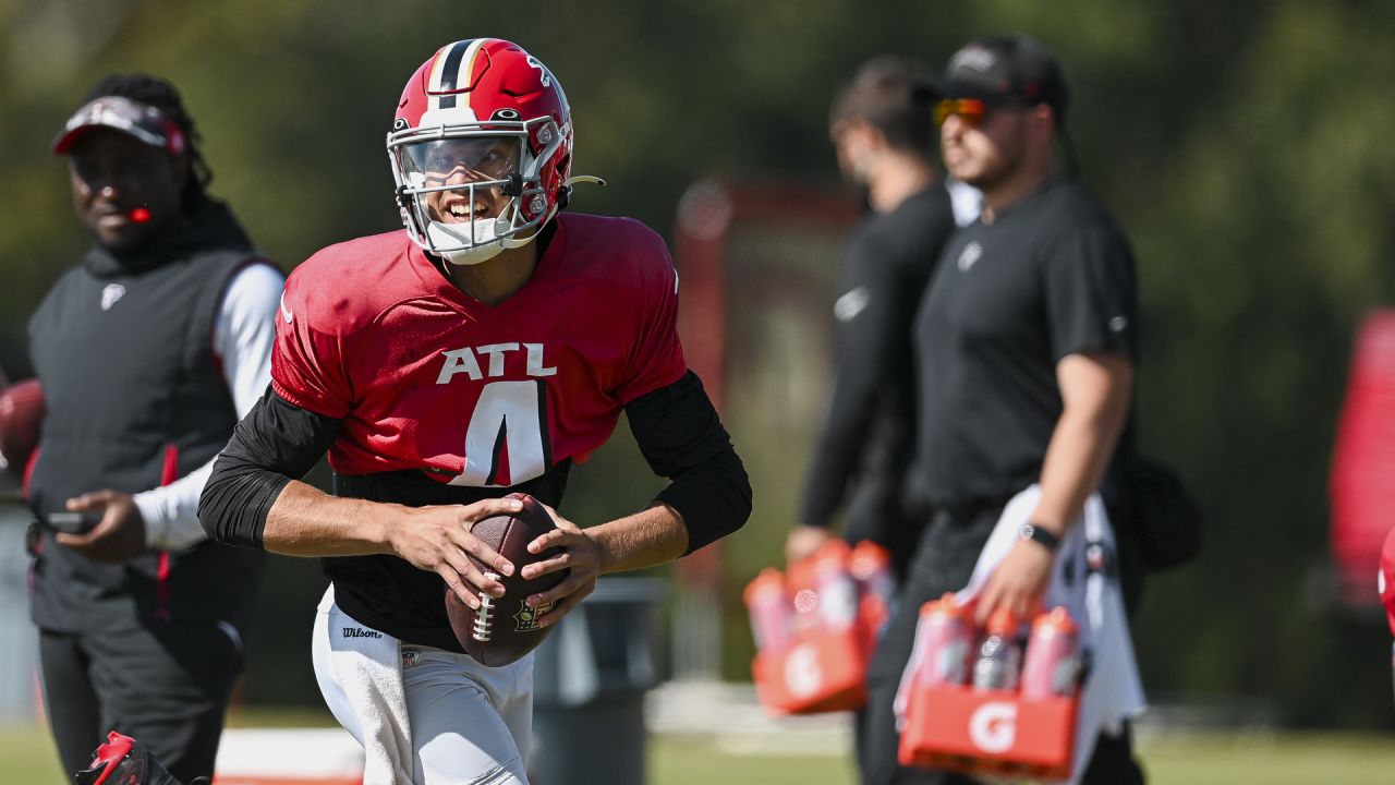 Atlanta Falcons defensive tackle Abdullah Anderson (98) watches a