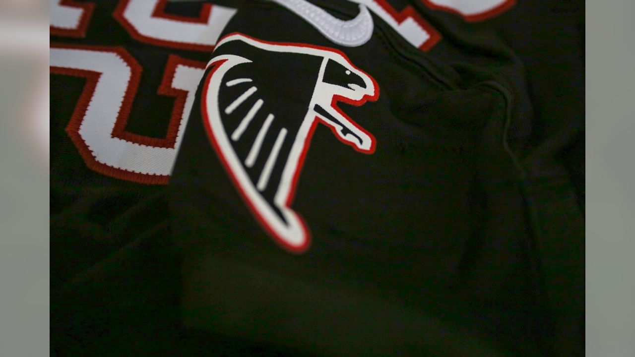 Behind-the-Scenes: Falcons Throwback Jersey Shoot