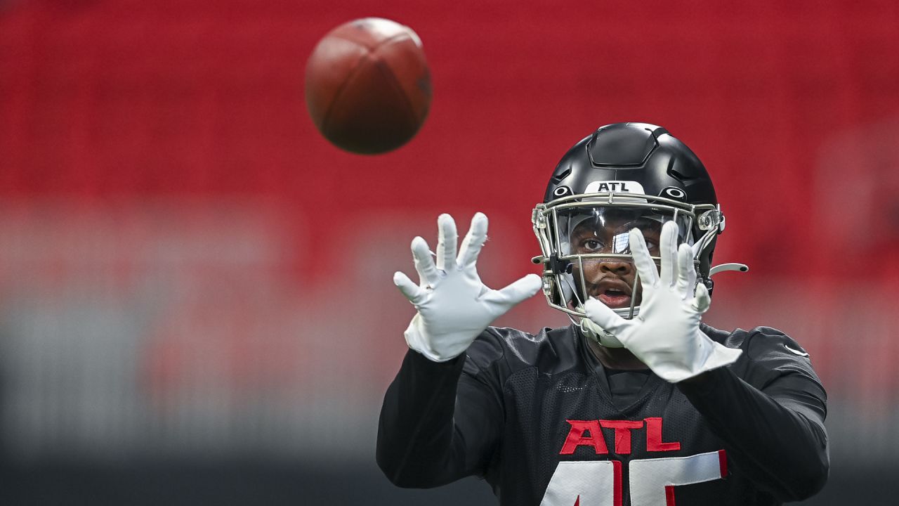 Falcons sign 7th-round pick Jovaughn Gwyn