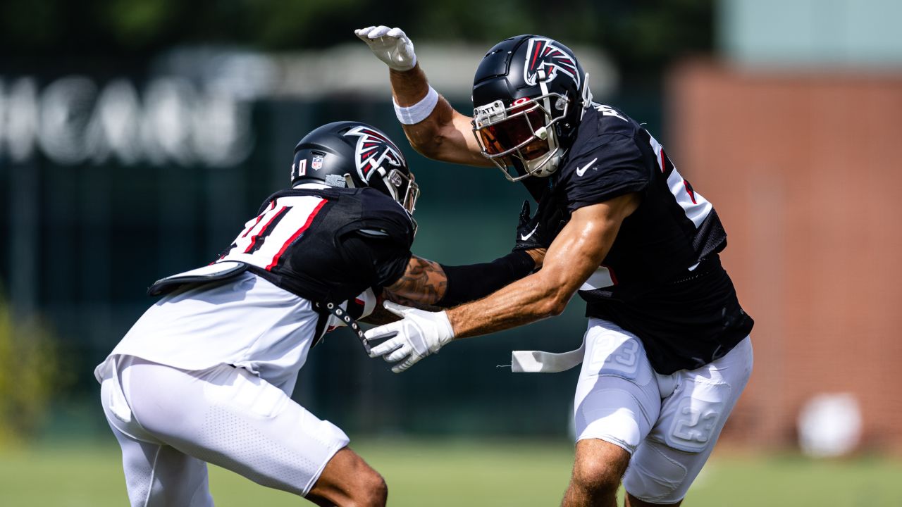 Camp report: A heavier DeAngelo Malone focused on technique, Marcus  Mariota, Feleipe Franks, Cordarrelle Patterson and more from Falcons  practice