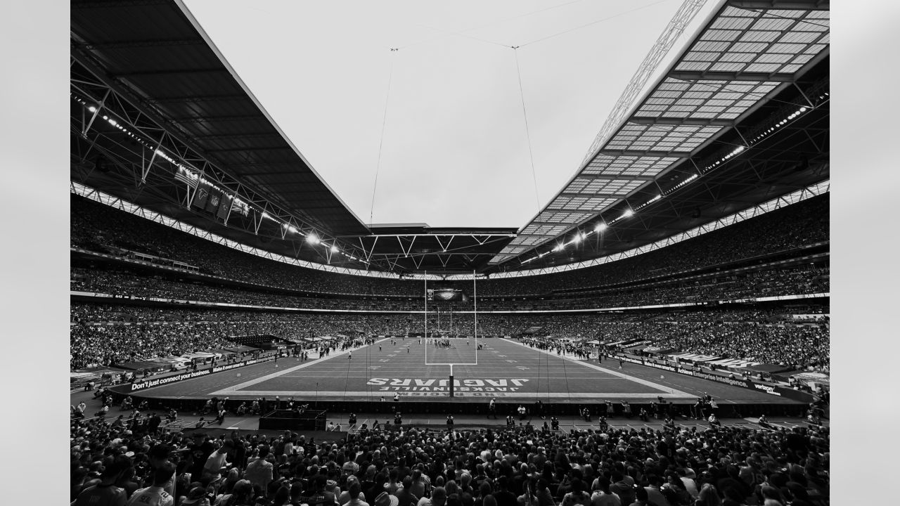 Monochrome Monday  Week 4 Falcons at Jaguars in London