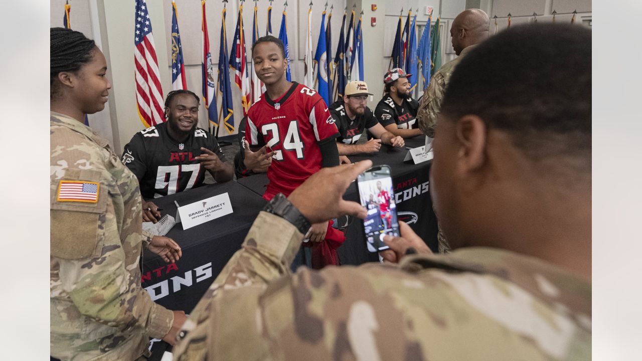 Falcons players and Legends visit Georgia National Guard