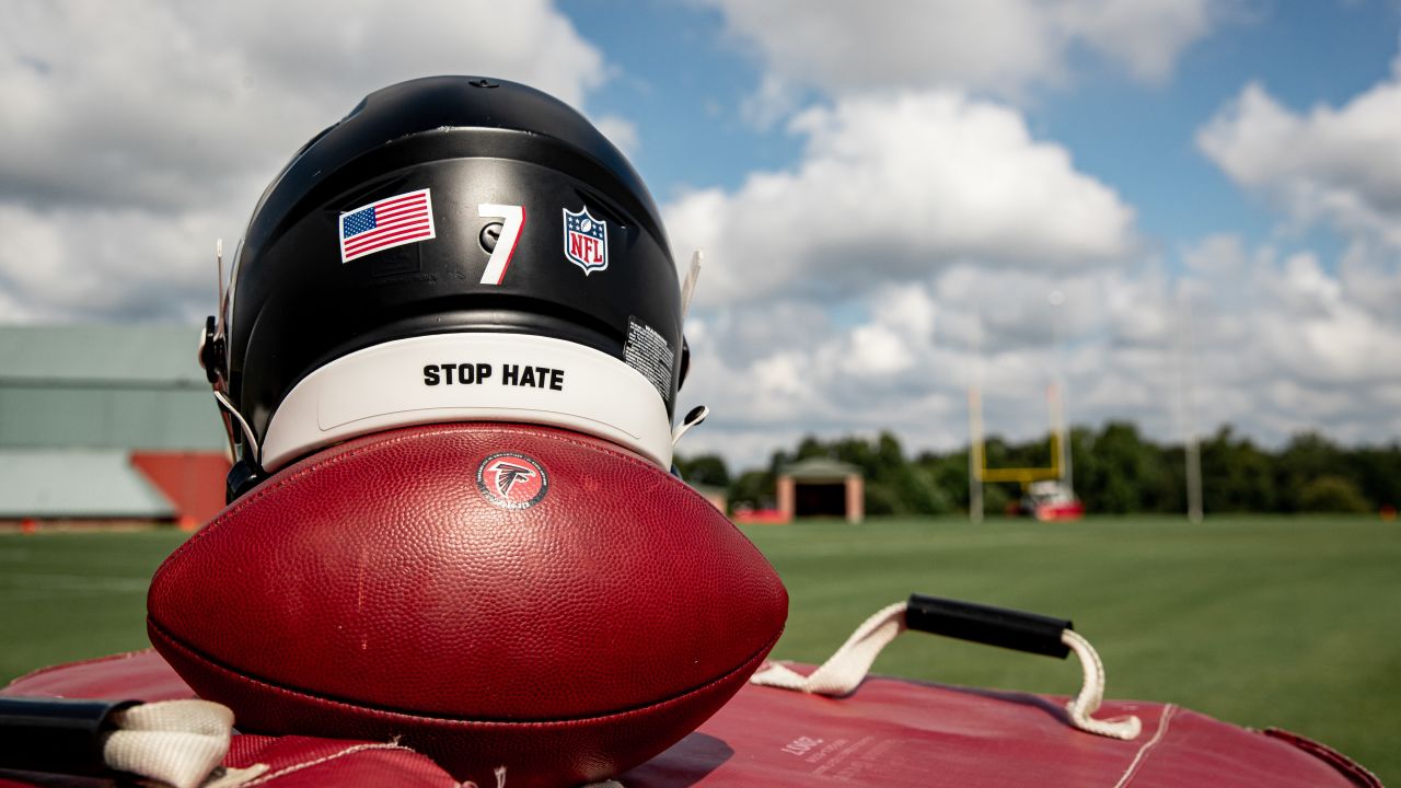 NFL allowing helmet decals with names of victims of racism and police  violence - Newsday