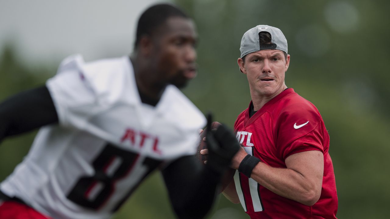 Beef Up': Miami Dolphins WR Tyreek Hill Warns Atlanta Falcons Rookie Bijan  Robinson - Sports Illustrated Atlanta Falcons News, Analysis and More