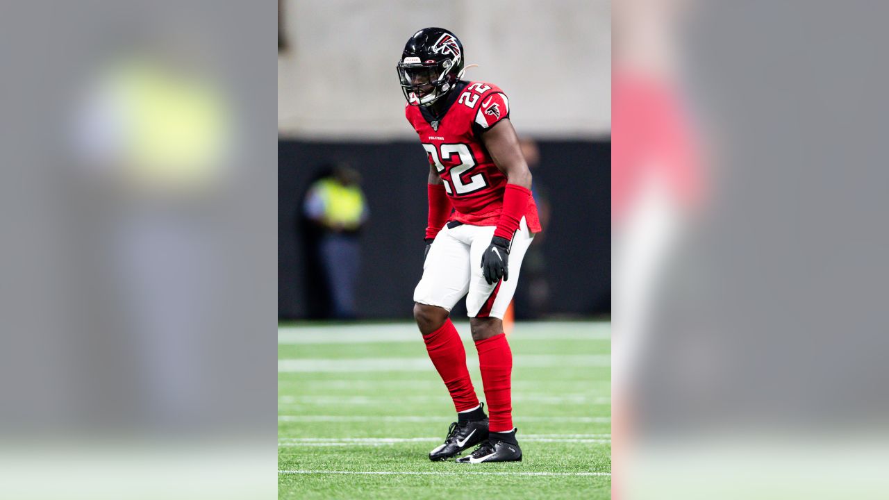 Tampa Bay Buccaneers safety Keanu Neal (22) warms up before an NFL