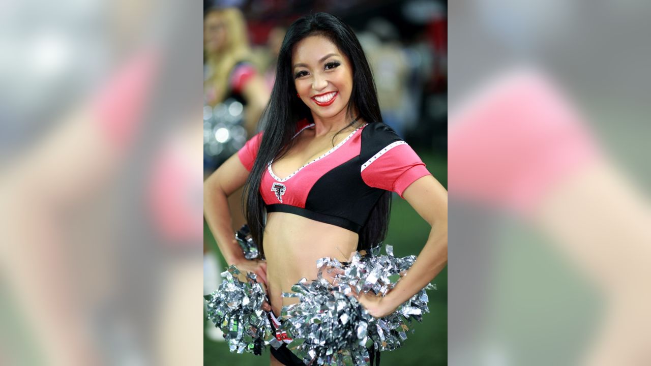 Titans Cheerleader Spotlight: Loren